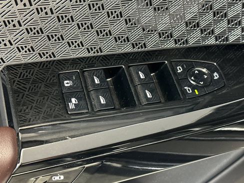 Certified 2023 BMW i7 xDrive60 AWD/4WD image 13