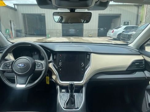 Used 2024 Subaru Outback Premium AWD/4WD image 16