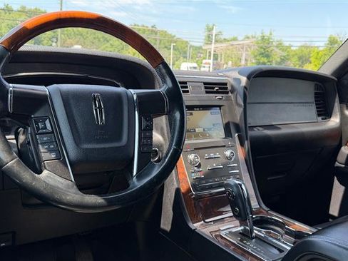 Used 2016 Lincoln Navigator L Select AWD/4WD image 22