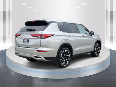 Used 2024 Mitsubishi Outlander SE image 4