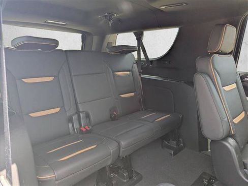 Used 2023 GMC Yukon XL AT4 w/ Technology Package AWD/4WD image 16