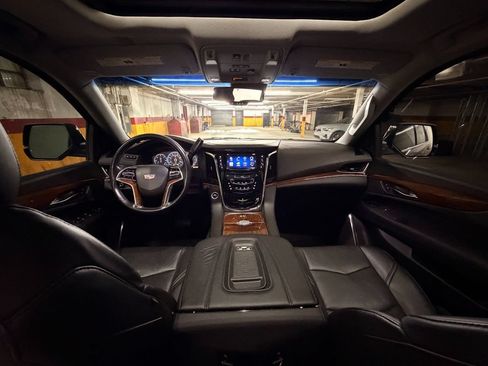 Used 2015 Cadillac Escalade Premium AWD/4WD image 34