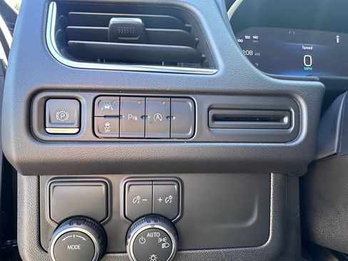 Used 2024 Chevrolet Suburban RST image 12