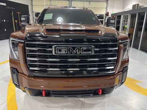 Used 2024 GMC Sierra 2500 AT4 w/ AT4 Premium Plus Package image 10