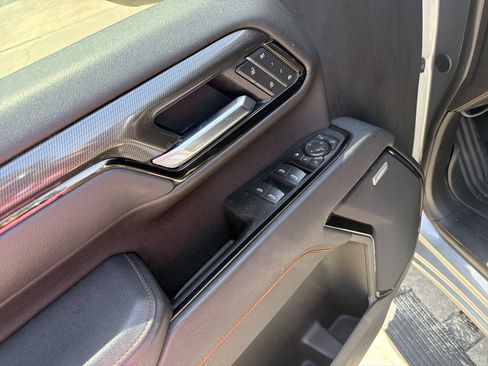 Used 2025 GMC Sierra 2500 AT4 w/ AT4 Premium Plus Package AWD/4WD image 10