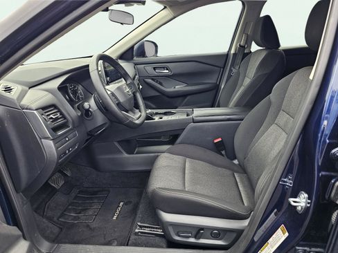 Used 2025 Nissan Rogue SV FWD image 16