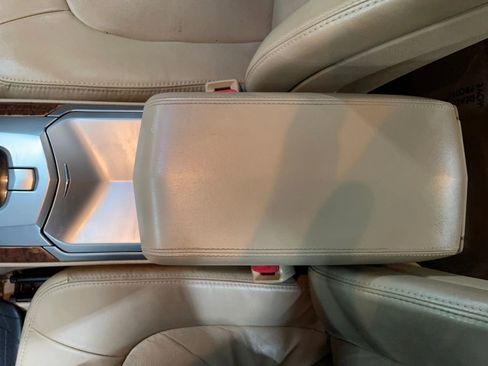 Used 2011 Cadillac CTS Premium image 43