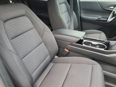 Certified 2025 Chevrolet Equinox LT w/ Safety and Technology Package FWD image 13