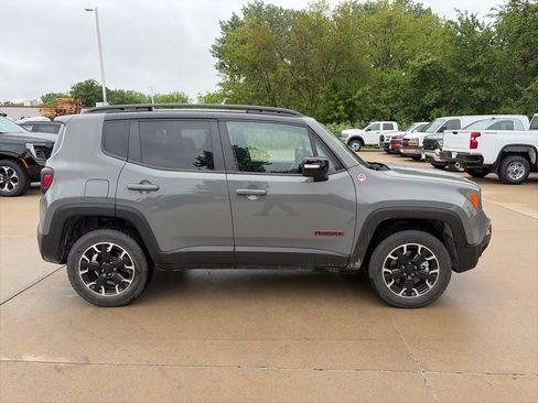 Used 2023 Jeep Renegade Trailhawk AWD/4WD image 6