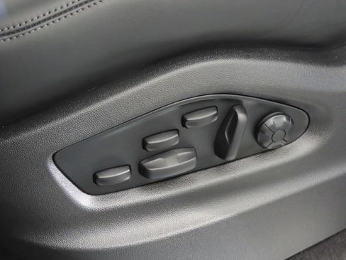 Certified 2026 Porsche Cayenne GTS AWD/4WD image 41