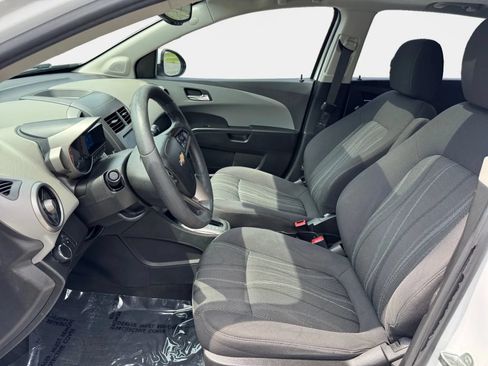 Used 2015 Chevrolet Sonic LT w/ Fun and Sun Package FWD image 9