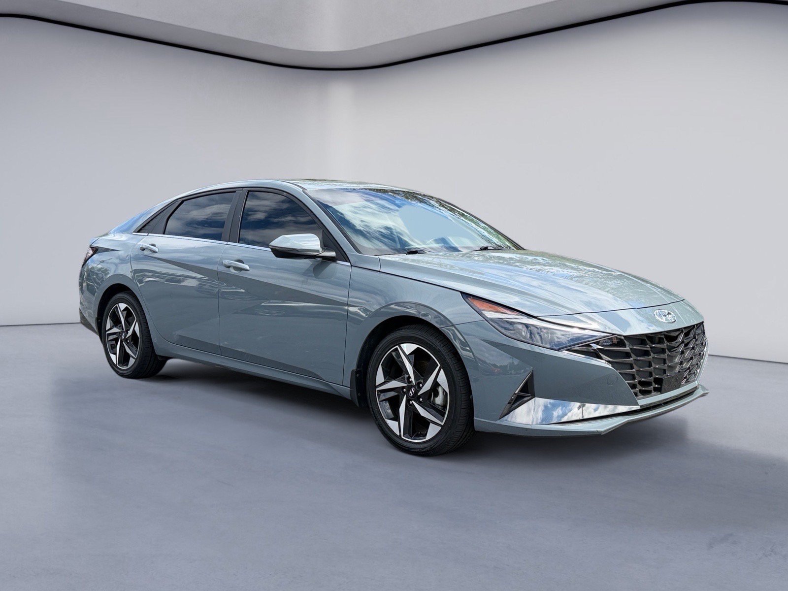 Used 2022 Hyundai Elantra Limited FWD image 7