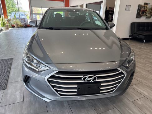 Used 2018 Hyundai Elantra SE image 4