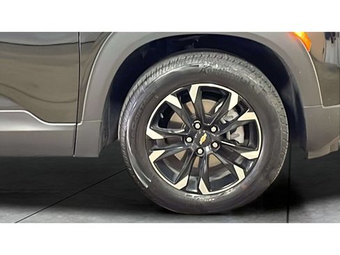 Used 2023 Chevrolet TrailBlazer LT w/ Convenience Package AWD/4WD image 2