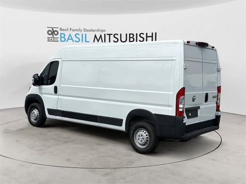 Used 2025 RAM ProMaster 2500 w/ Convenience Group image 3
