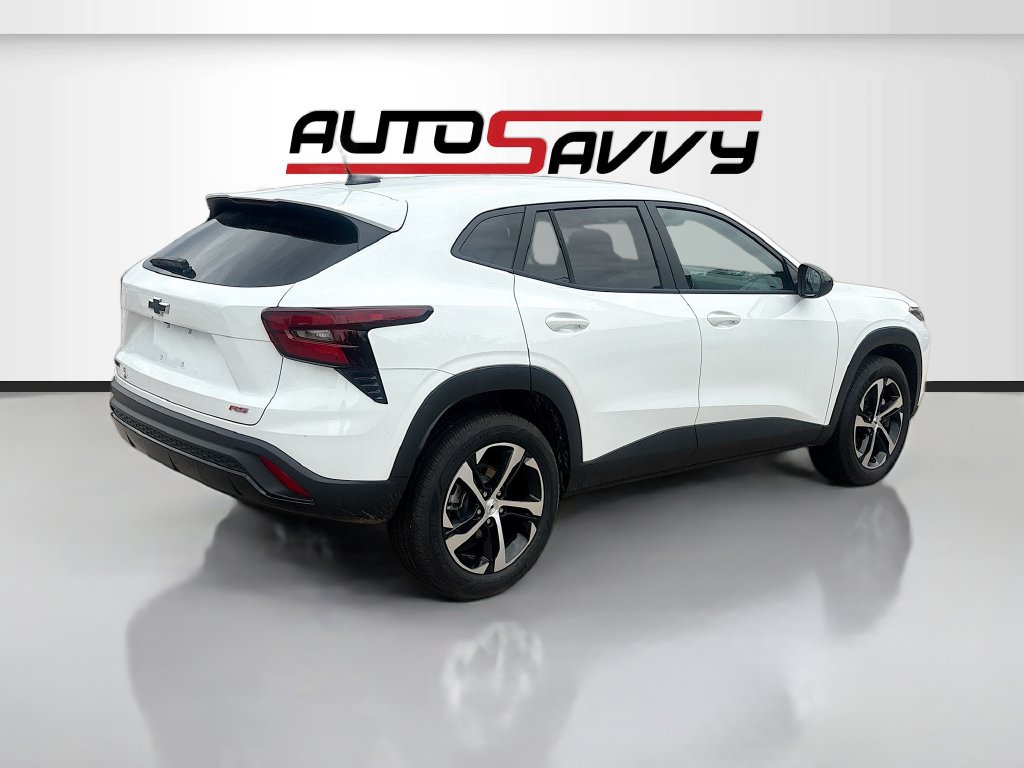 Used 2026 Chevrolet Trax RS FWD image 7