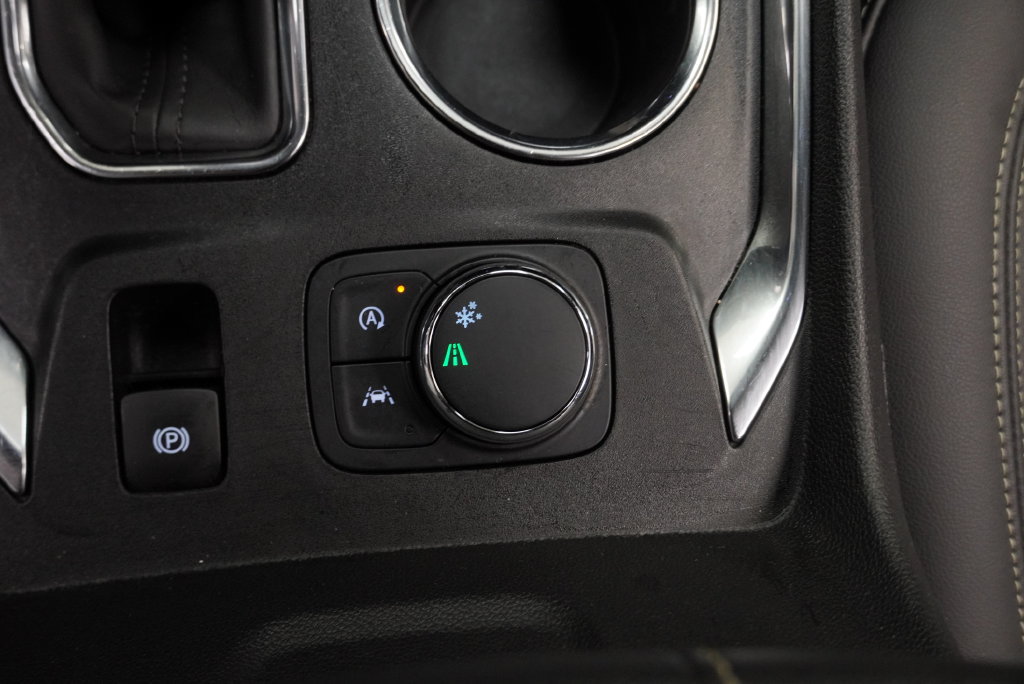 Used 2023 Chevrolet Traverse LT FWD image 30