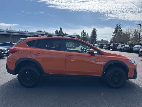 Used 2019 Subaru Crosstrek 2.0i Premium w/ Moonroof Package image 4