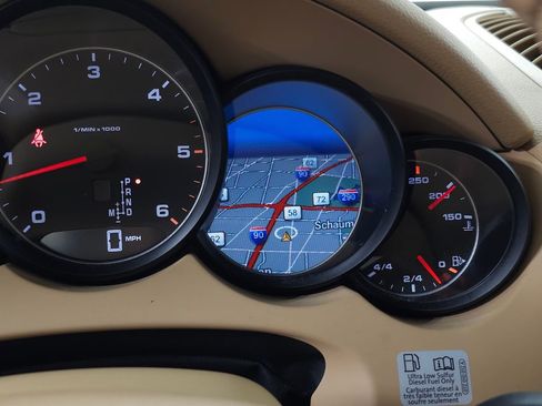 Used 2014 Porsche Cayenne Diesel Platinum Edition AWD/4WD image 22