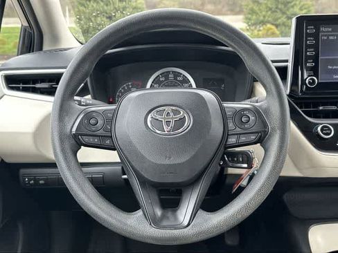 Used 2020 Toyota Corolla LE image 7