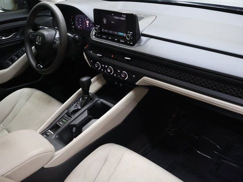 Used 2024 Honda Accord EX image 11