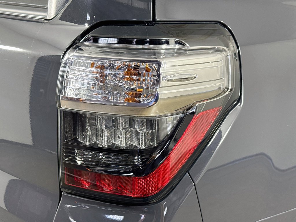 Used 2024 Toyota 4Runner Limited AWD/4WD image 33