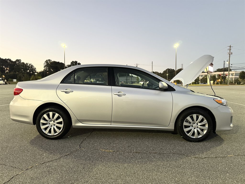 Used 2012 Toyota Corolla LE FWD image 39
