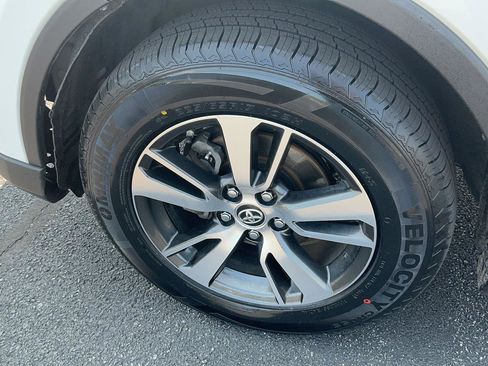 Used 2018 Toyota RAV4 XLE w/ Plus Extra Value Package AWD/4WD image 15