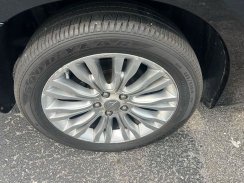 Used 2013 Chrysler 200 Touring FWD image 20