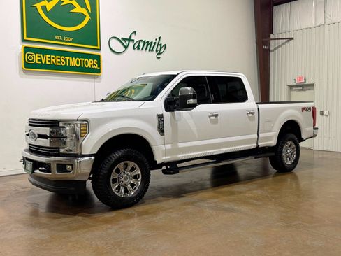 Used 2018 Ford F250 Lariat w/ Chrome Package AWD/4WD image 3