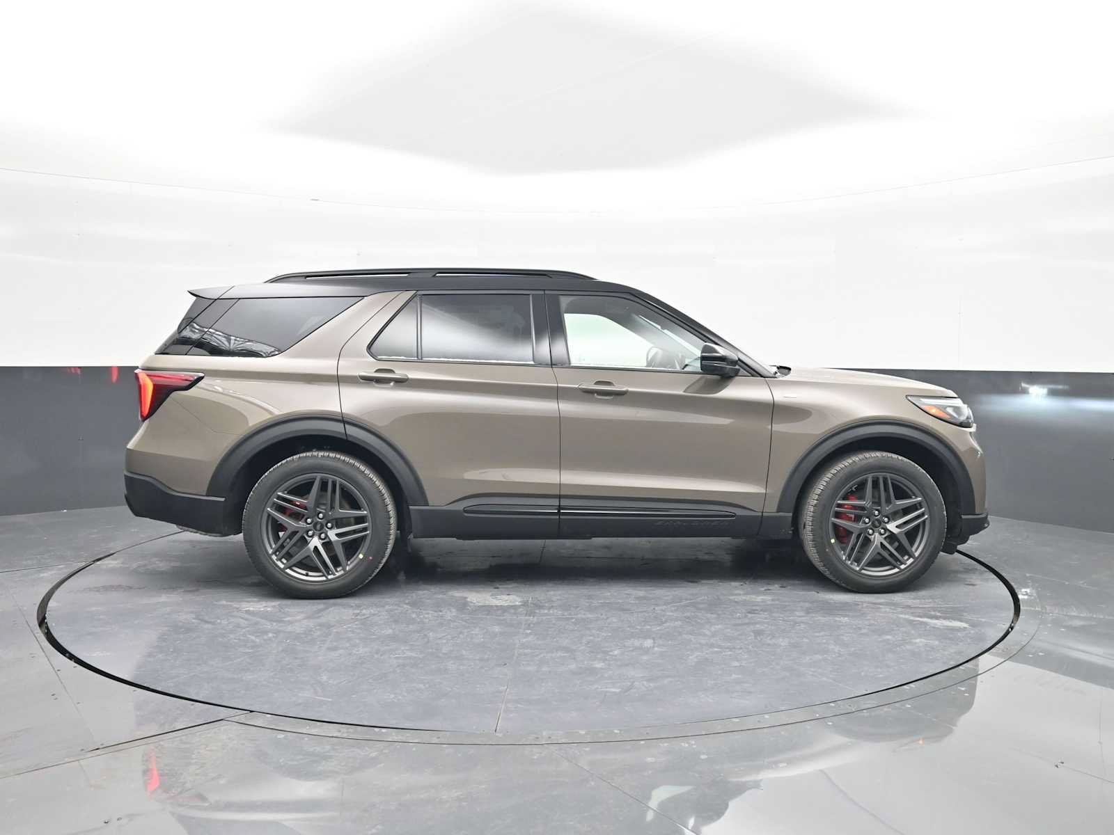 New 2026 Ford Explorer ST-Line w/ ST-Line Street Pack AWD/4WD image 9