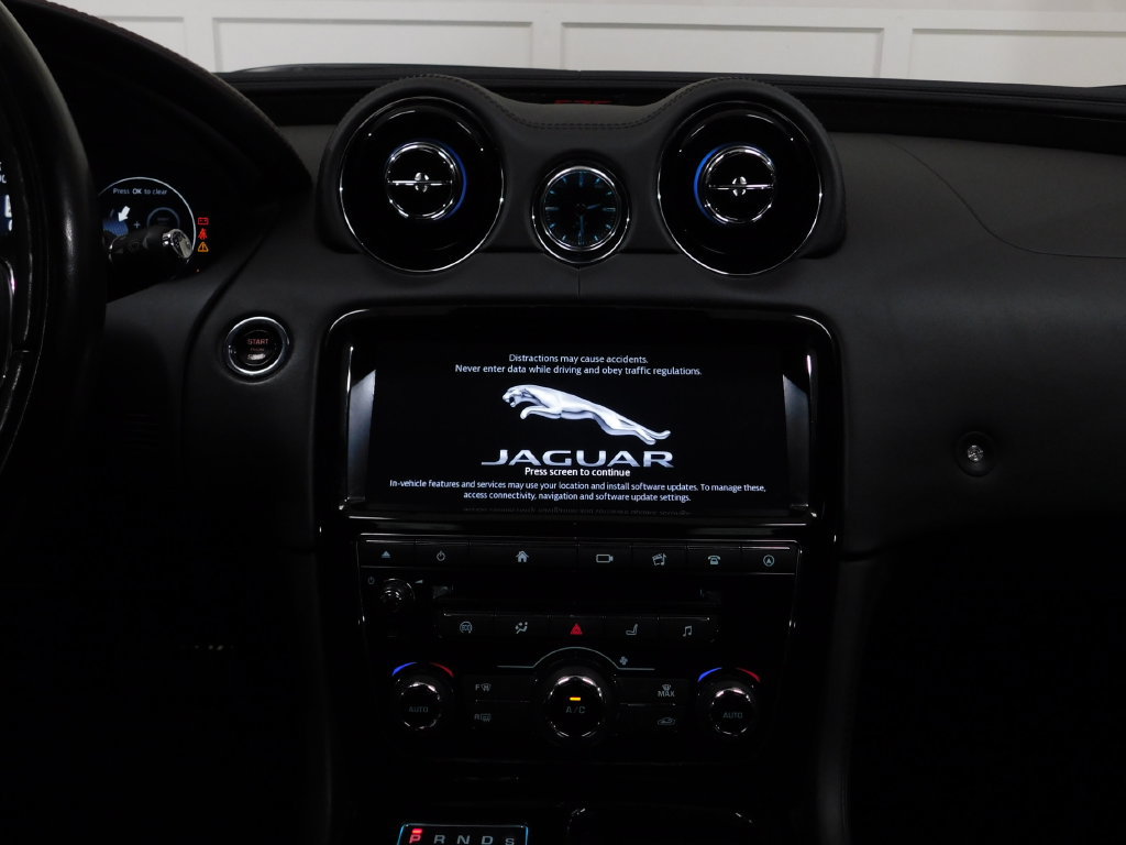 Used 2018 Jaguar XJ RWD image 47