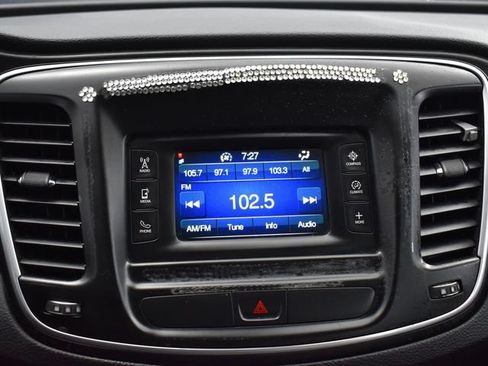 Used 2016 Chrysler 200 Limited FWD image 12