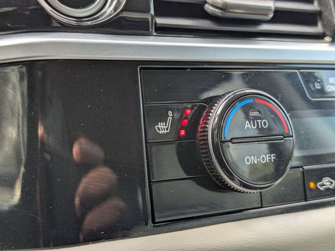 Used 2022 Nissan Pathfinder SL w/ Lighting Package (N92) image 36