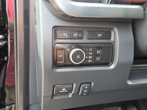 Used 2024 Ford F250 Lariat w/ Lariat Ultimate Package AWD/4WD image 25