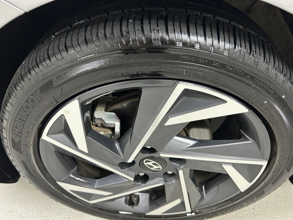 Used 2025 Hyundai Elantra SEL FWD image 9
