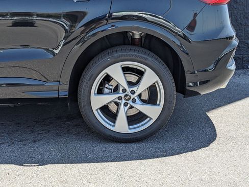 New 2025 Audi Q5 Premium Plus image 18