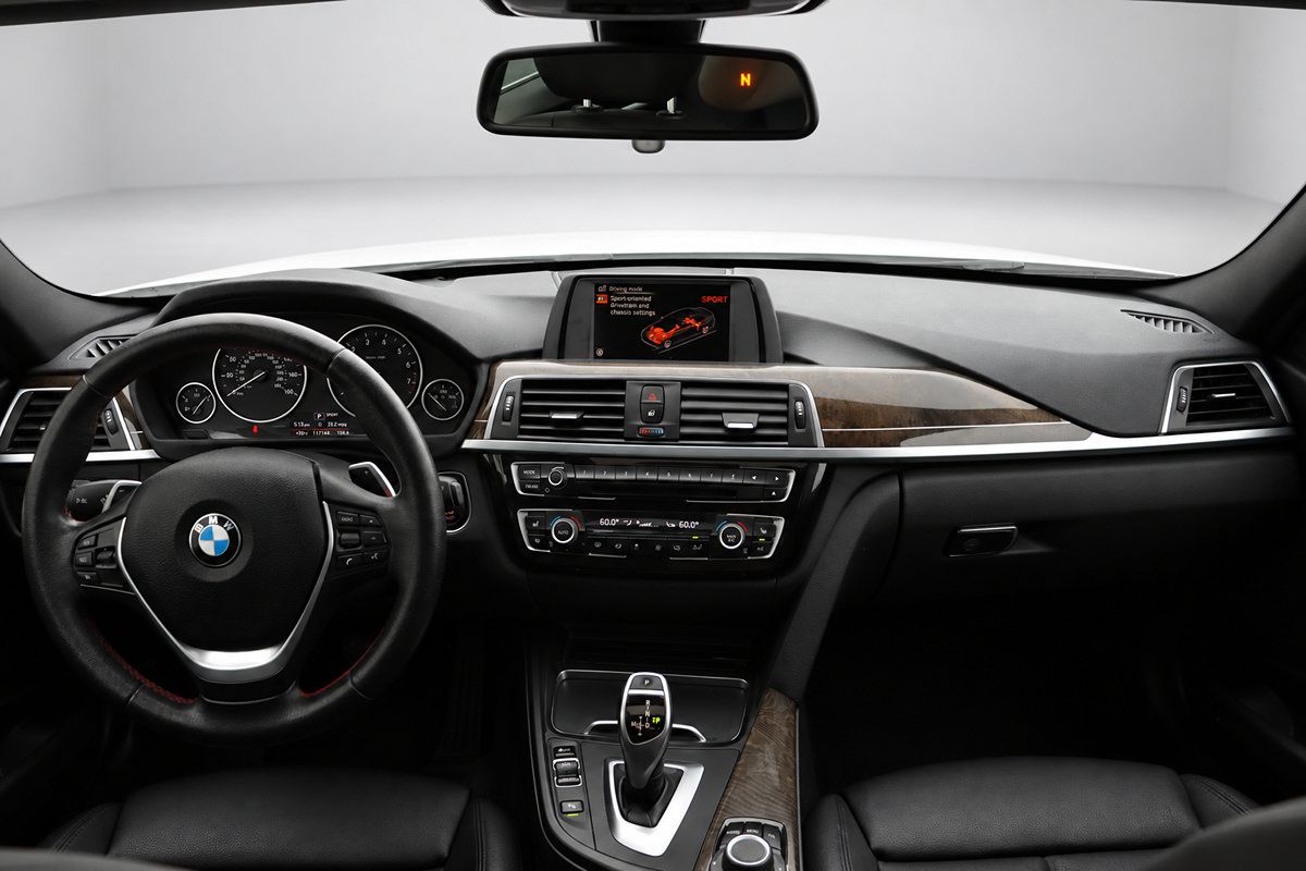 Used 2017 BMW 330i Sedan w/ Driver Assistance Package RWD image 19