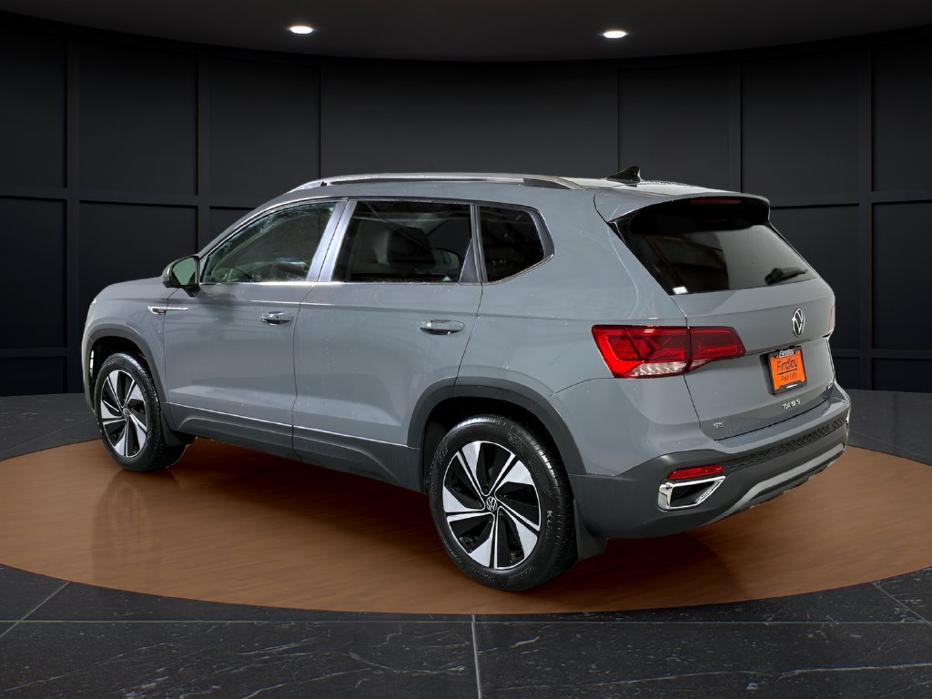 Used 2024 Volkswagen Taos SE AWD/4WD image 3