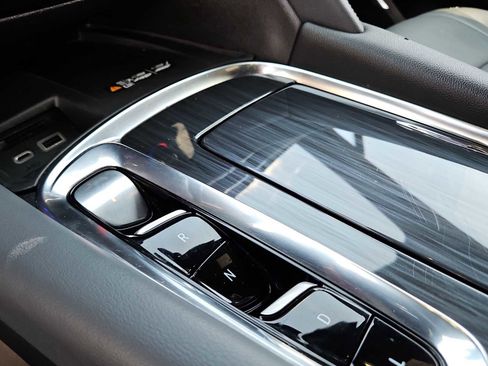 Used 2024 Buick Enclave Premium image 21