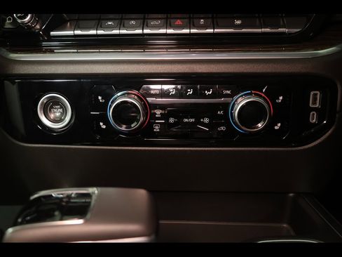 Used 2022 GMC Sierra 1500 Elevation image 30