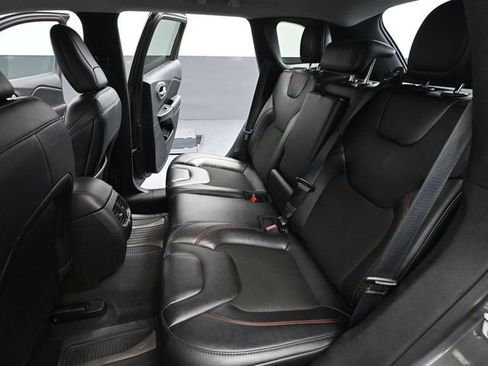 Used 2022 Jeep Cherokee Trailhawk image 37