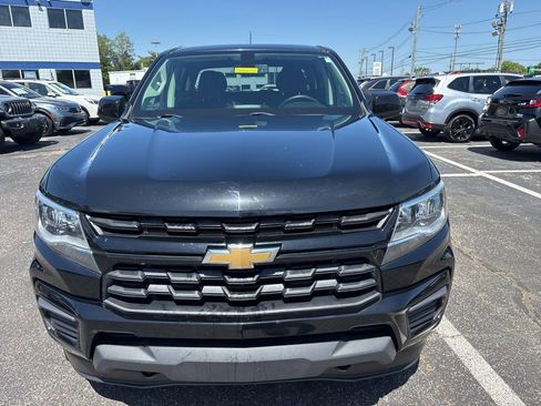 Used 2022 Chevrolet Colorado LT AWD/4WD image 2