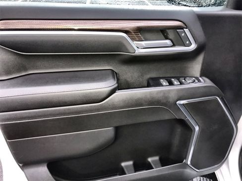 Used 2022 Chevrolet Silverado 1500 LT image 13