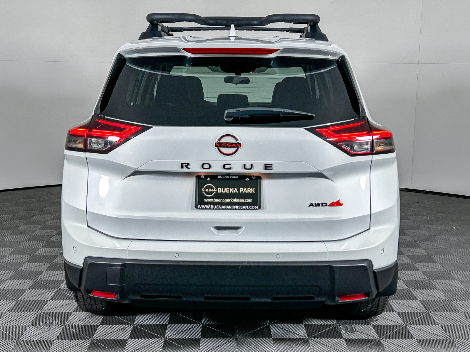 Used 2025 Nissan Rogue SV AWD/4WD image 7