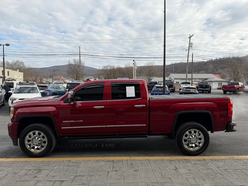 Used 2019 GMC Sierra 2500 Denali w/ Duramax Plus Package image 5