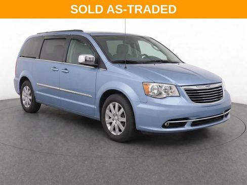Used 2012 Chrysler Town & Country Touring-L w/ Driver Convenience Group FWD image 2