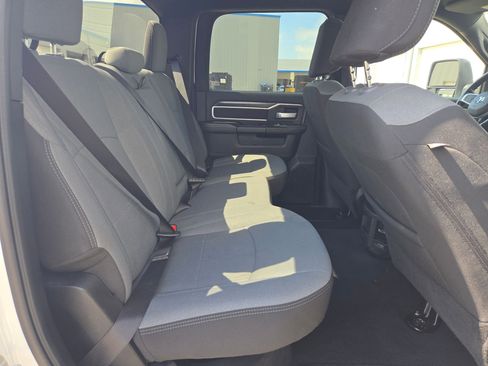 Used 2024 RAM 2500 Big Horn AWD/4WD image 22