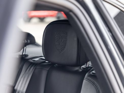 Certified 2026 Porsche Macan AWD/4WD image 37