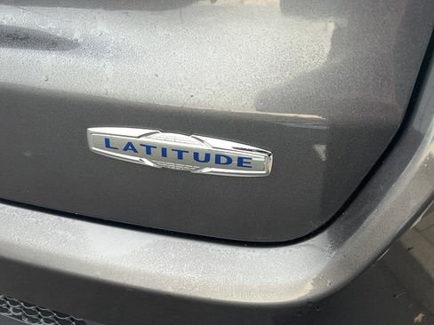 Used 2020 Jeep Compass Latitude image 13